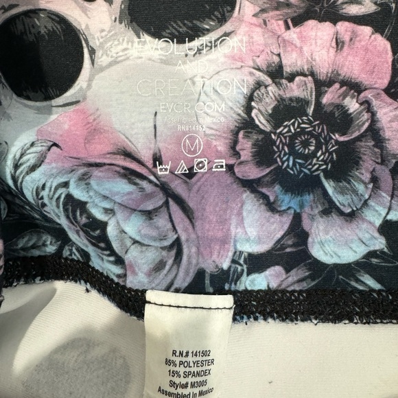 Evolution & Creation Skull Print Multi Color Crop Leggings (M) - Picture 4 of 4